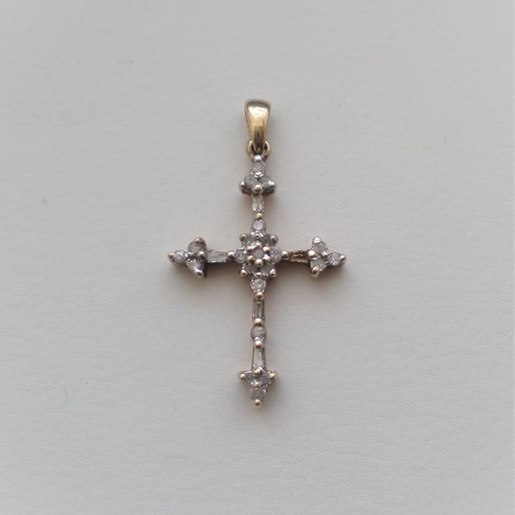 Vintage Designer WGD Solid 10K Yellow Gold Diamond Cluster Cross Pendant Charm